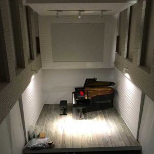 自宅にピアノホール01